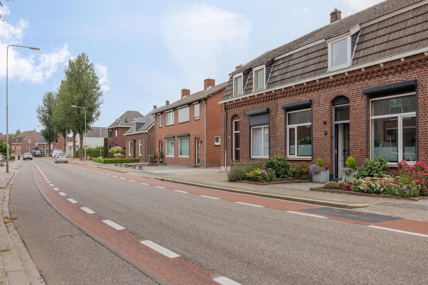 Photo 40 of Spoorstraat 57