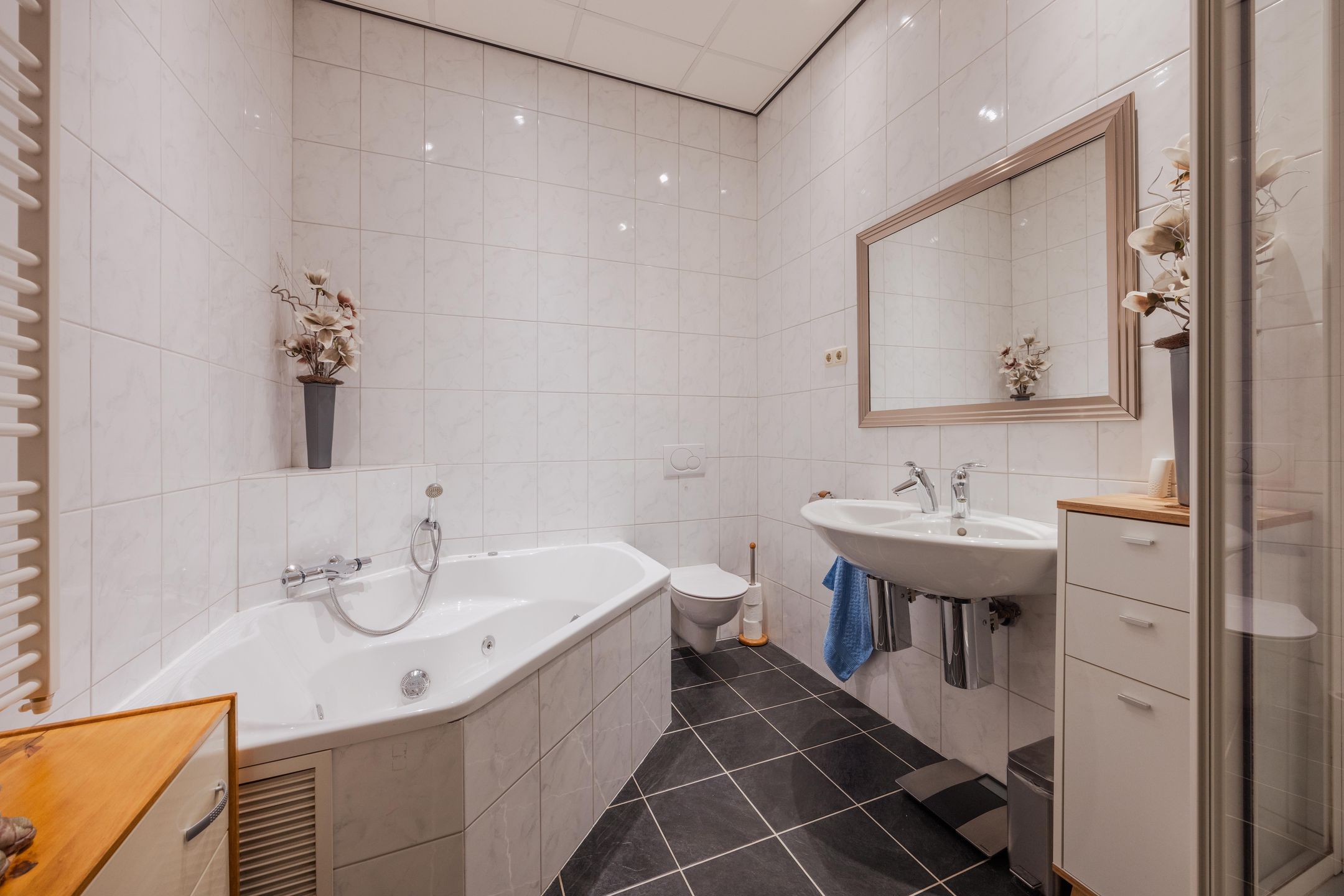 Photo 18 of Spoorstraat 57