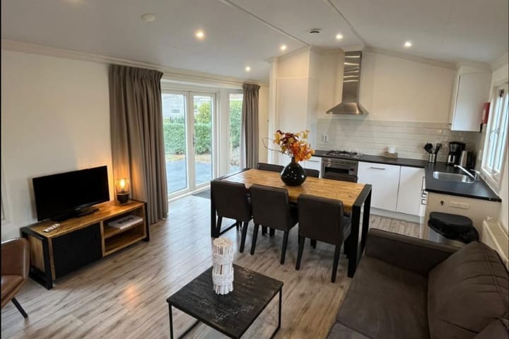 Vrijstaande woning te koop: Rijksstraatweg 186-395, Dordrecht