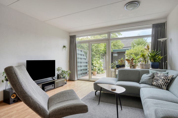 Tussenwoning te koop: Pluimzeggekreek 2, Leiderdorp