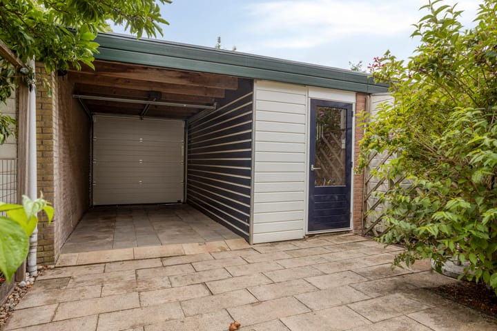 Tussenwoning te koop: Pluimzeggekreek 2, Leiderdorp