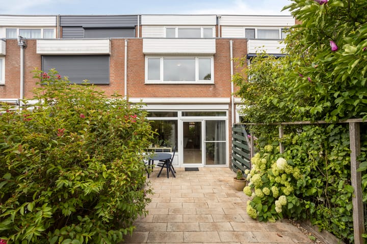 Tussenwoning te koop: Pluimzeggekreek 2, Leiderdorp