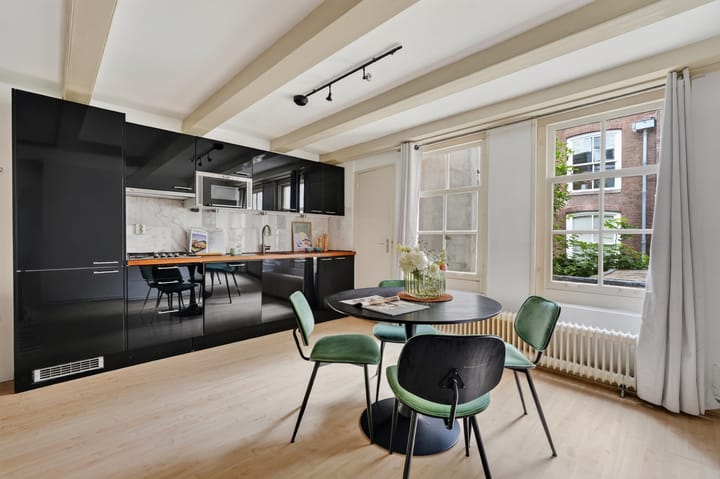 Studio te koop: Groenburgwal 38B, Amsterdam