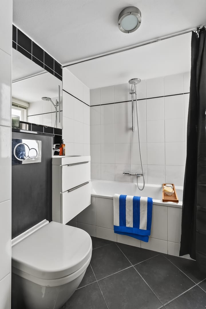 Studio te koop: Groenburgwal 38B, Amsterdam