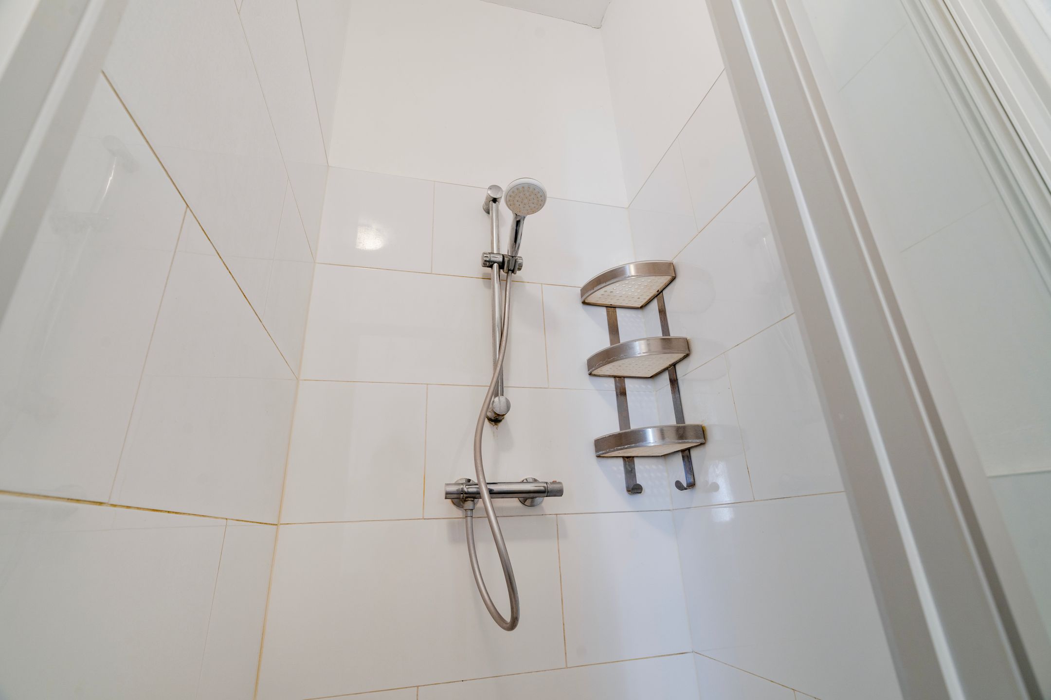 Photo 9 of Suze Robertsonstraat 83