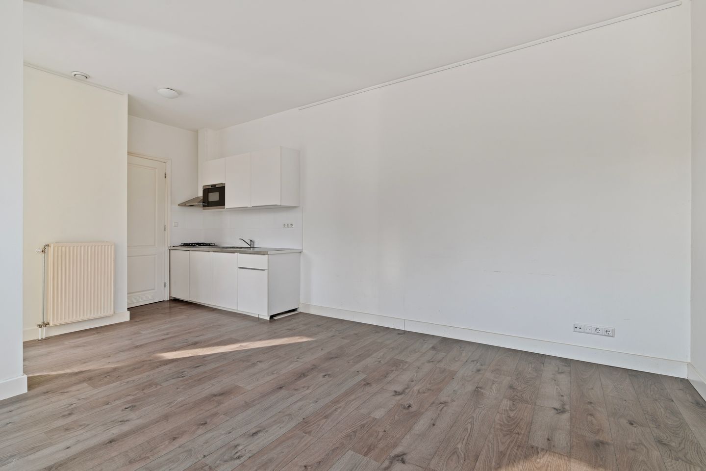 Photo 5 of Suze Robertsonstraat 83