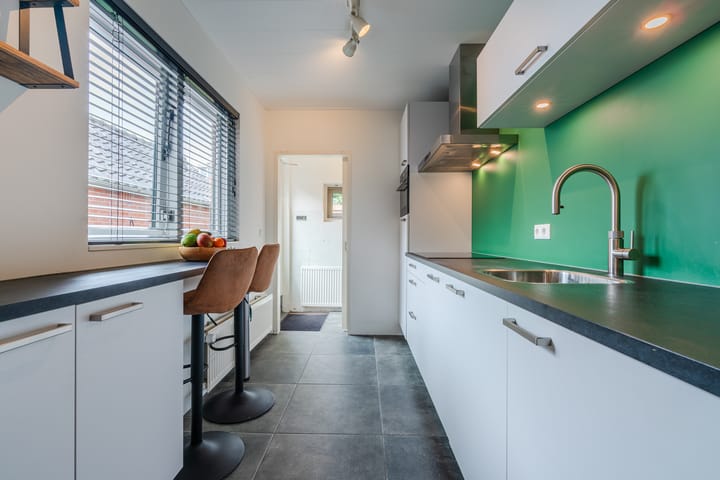 Hoekwoning te koop: Dr. Schaepmanlaan 30, Zwolle