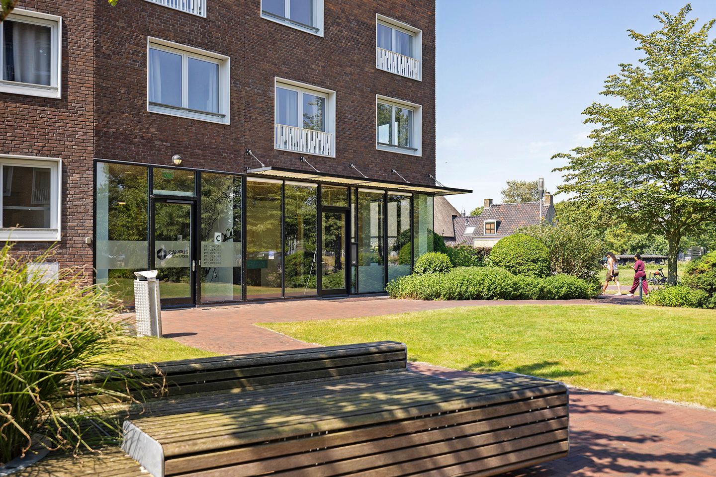 View photo 3 of Ubbo Emmiuslaan 245