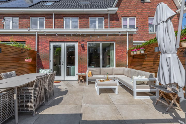 Tussenwoning te koop: Bloembinderspark 39, Lisse