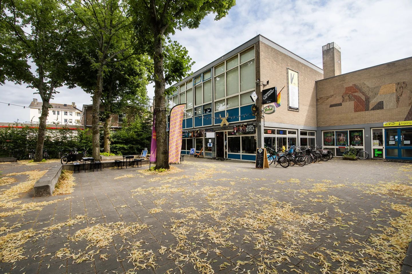 Bekijk foto 1 van Burgemeester De Vlugtlaan 125