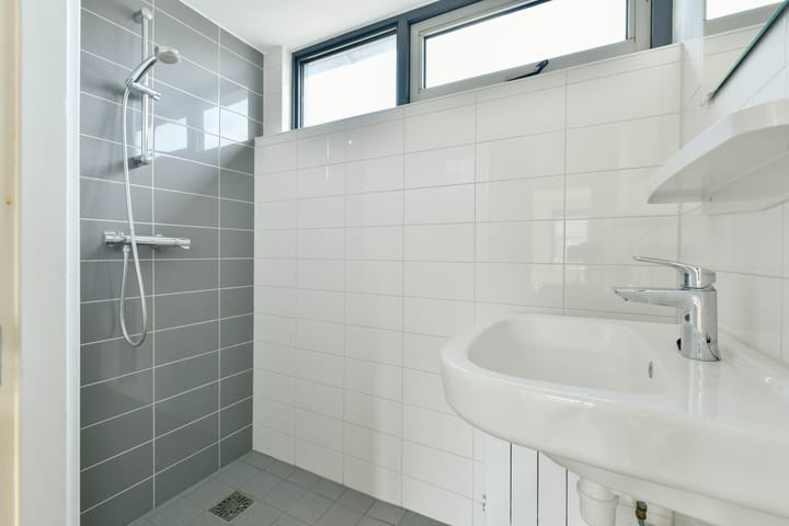 Tussenwoning te koop: Niftarlakestraat 25, Breukelen