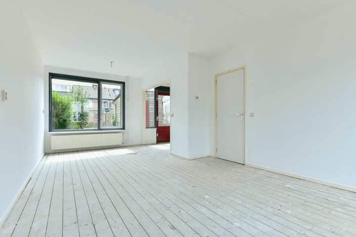 Tussenwoning te koop: Niftarlakestraat 25, Breukelen