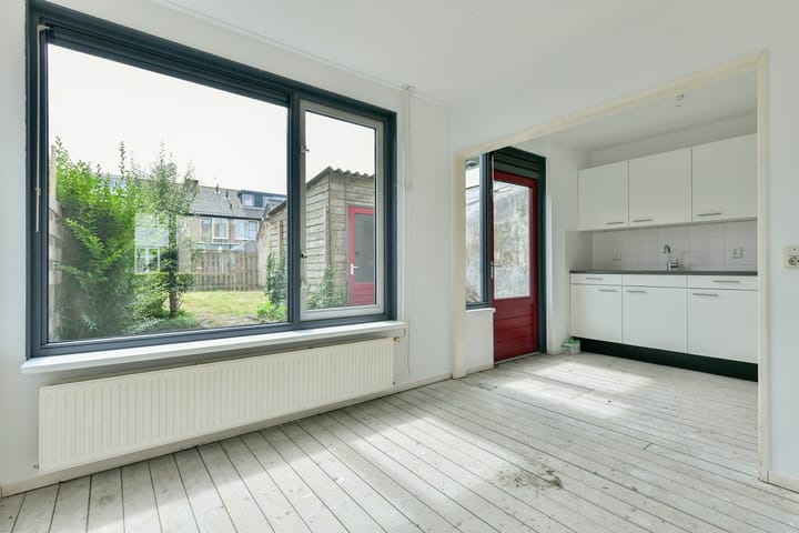Tussenwoning te koop: Niftarlakestraat 25, Breukelen