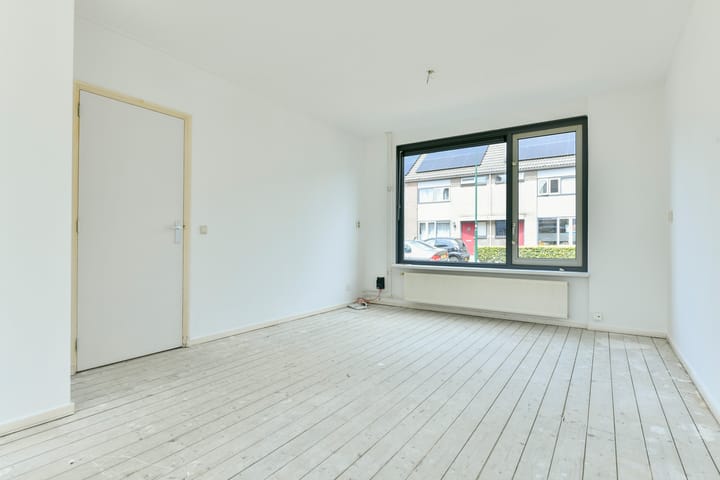 Tussenwoning te koop: Niftarlakestraat 25, Breukelen