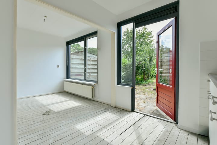 Tussenwoning te koop: Niftarlakestraat 25, Breukelen