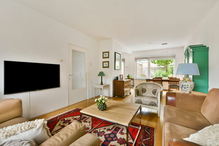 Tussenwoning te koop: Larixlaan 24, Zwanenburg