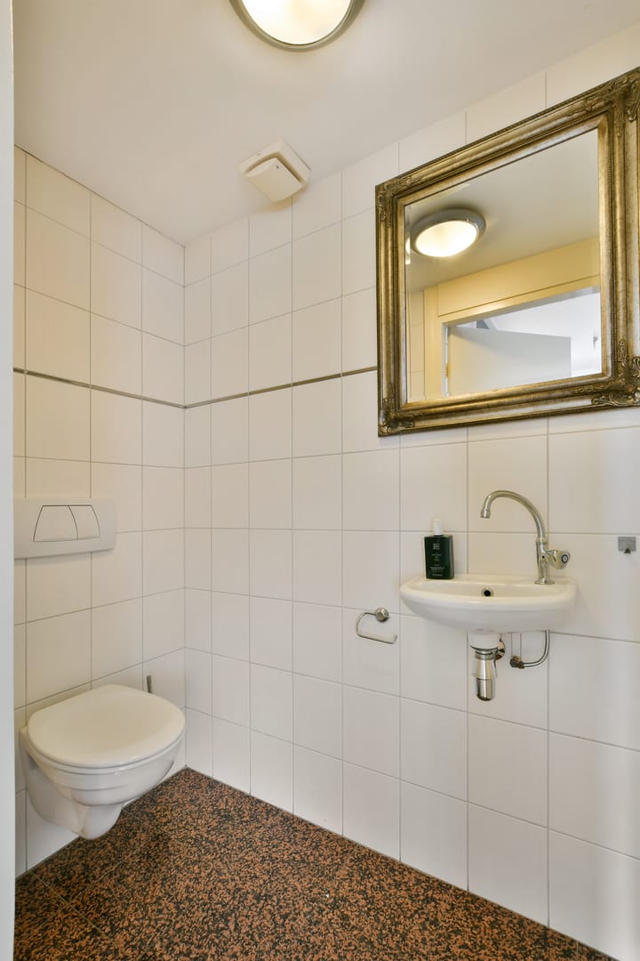 Tussenwoning te koop: Larixlaan 24, Zwanenburg