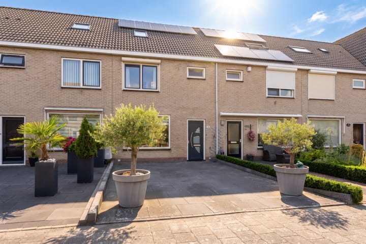 Tussenwoning te koop: Boeijer 36, Volendam
