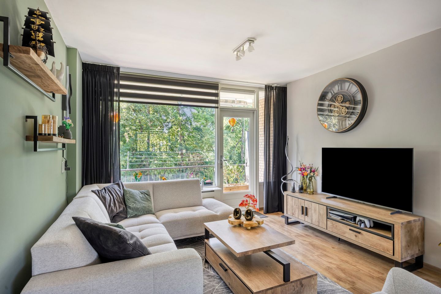 Photo 5 of Weverstraat 761