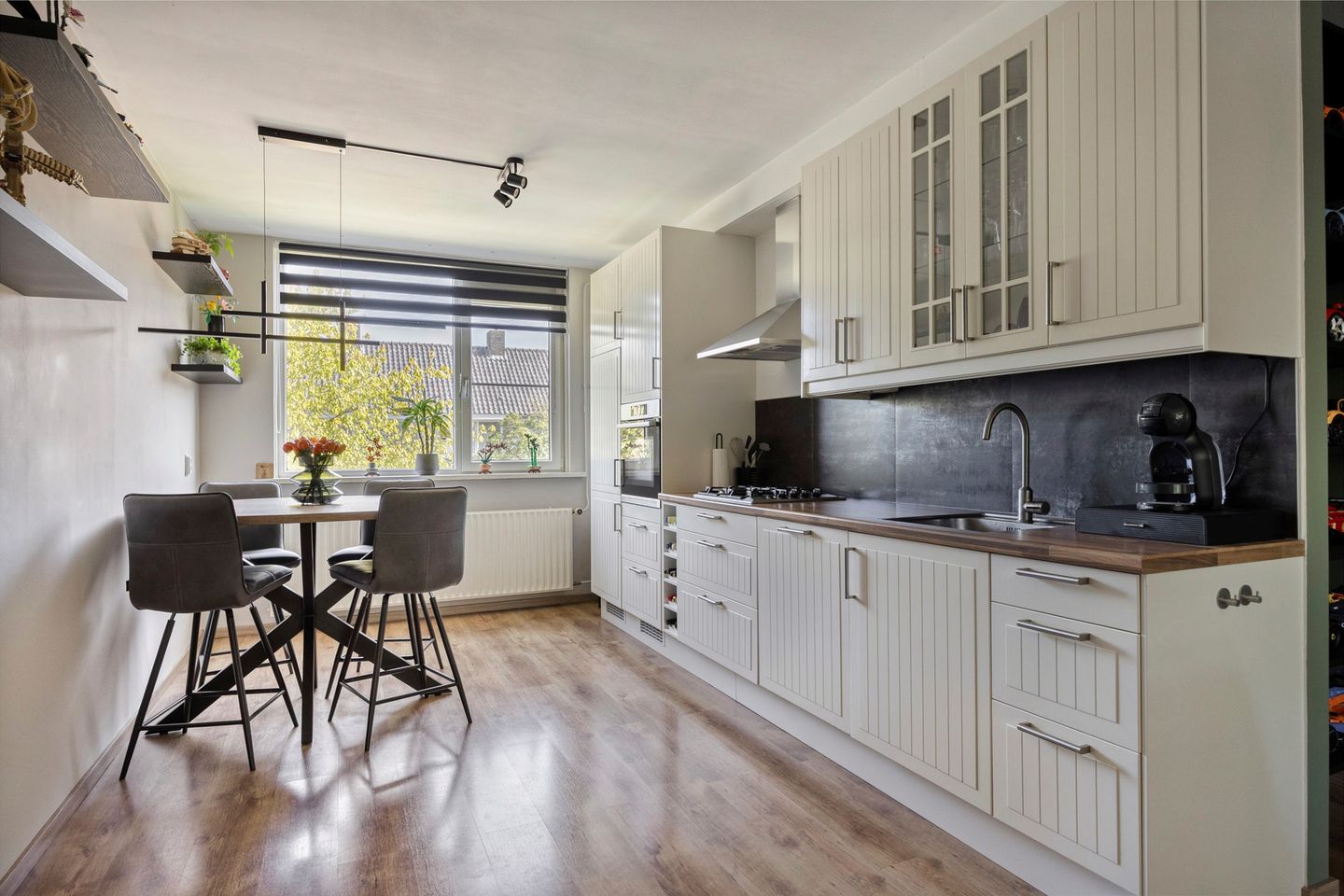 Photo 10 of Weverstraat 761