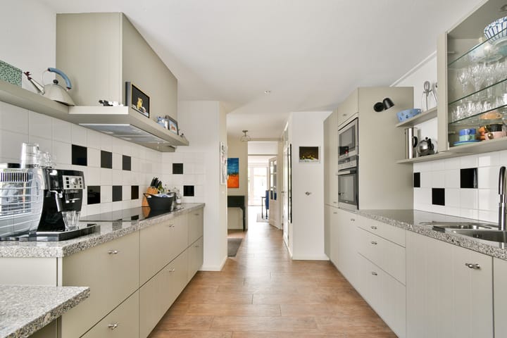 Tussenwoning te koop: Bartokstraat 24, Rhoon