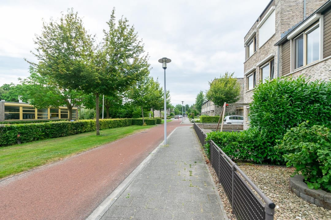 Photo 47 of Schweitzerstraat 50