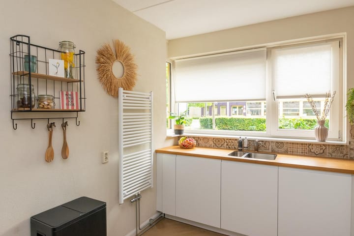 Tussenwoning te koop: Schweitzerstraat 50, Hoogeveen