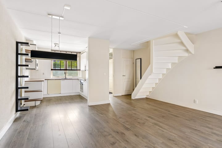 Tussenwoning te koop: Peperstraat 30, Almere