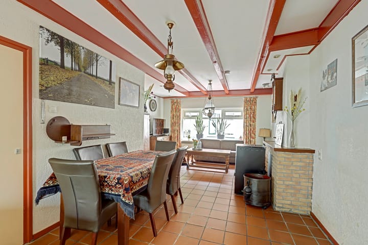 Tussenwoning te koop: Gasthuisstraat 17, Heukelum