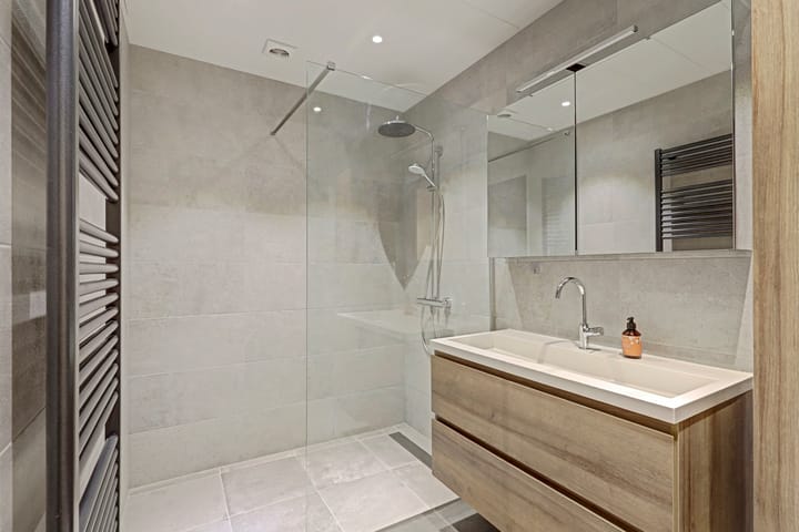 Tussenwoning te koop: Gasthuisstraat 17, Heukelum
