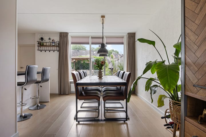 Tussenwoning te koop: Luchtenstein 36A, De Wijk