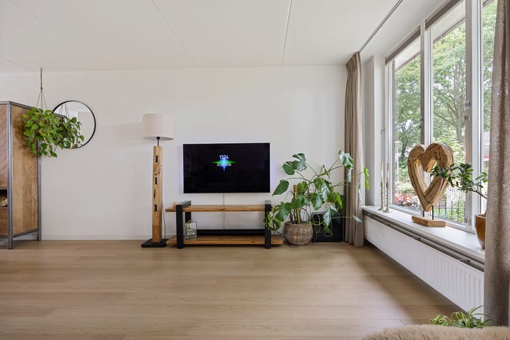 Tussenwoning te koop: Luchtenstein 36A, De Wijk