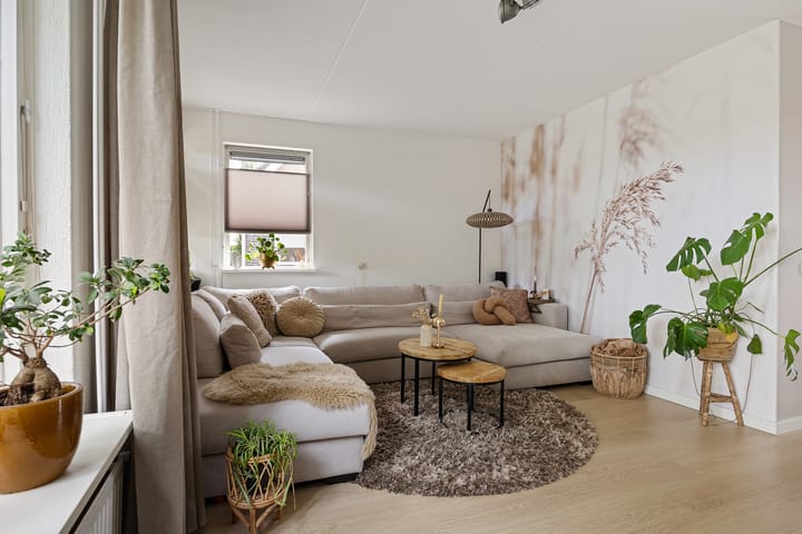 Tussenwoning te koop: Luchtenstein 36A, De Wijk