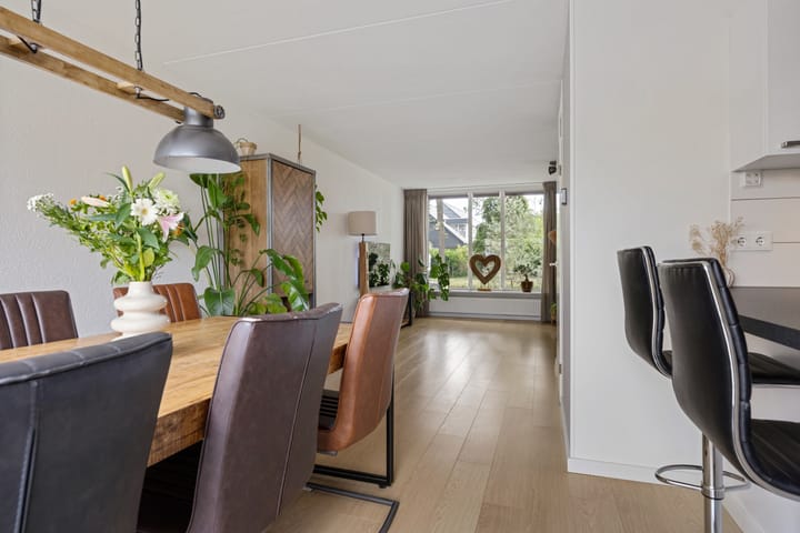 Tussenwoning te koop: Luchtenstein 36A, De Wijk