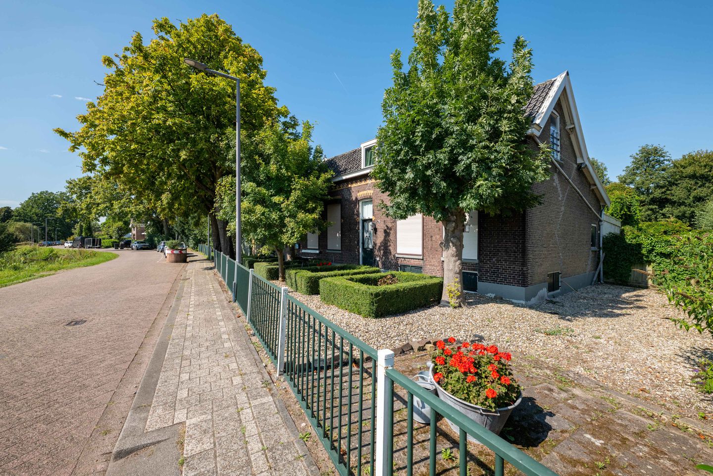 Bekijk foto 3 van Overschiese Kleiweg 681