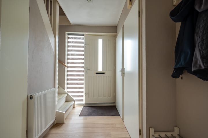 Twee-onder-één-kap te koop: Van Diemenstraat 1, Lutjegast