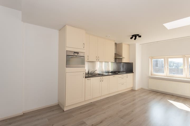 Appartement te huur: Karel Doormanstraat 144-4, Amsterdam