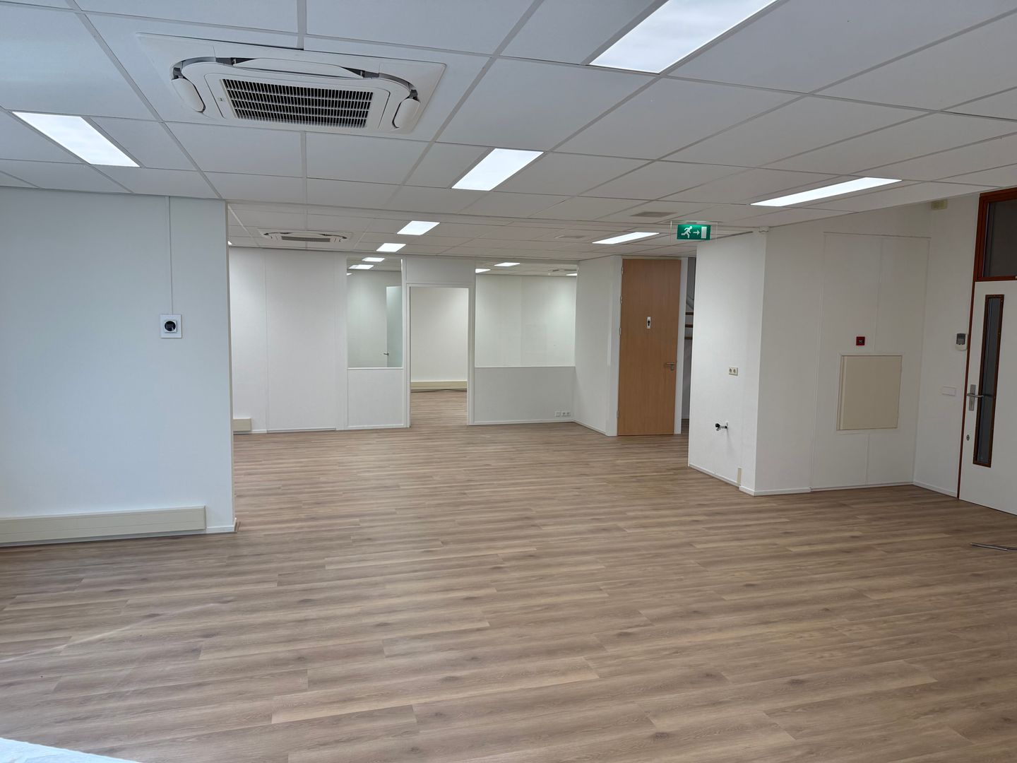 Bekijk foto 3 van Robijnstraat 86