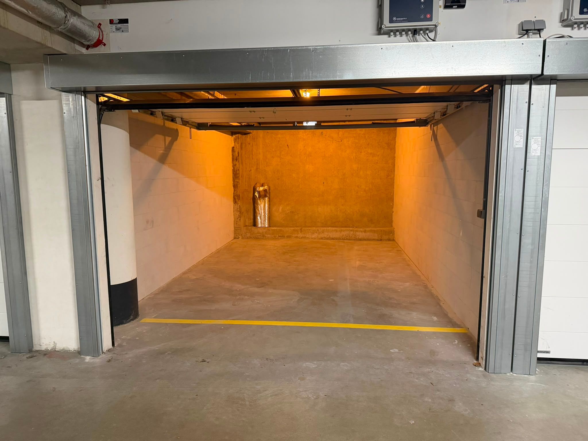 Photo 6 of Garagebox Kwakelkade 14 - A387/388
