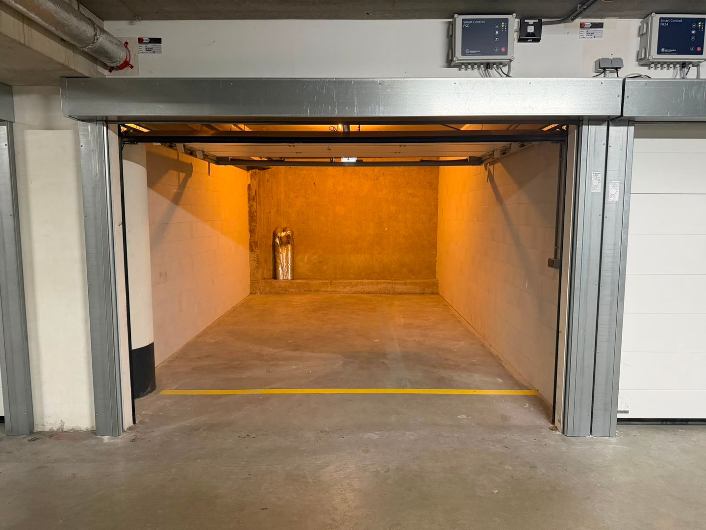 Photo 4 of Garagebox Kwakelkade 14 - A387/388