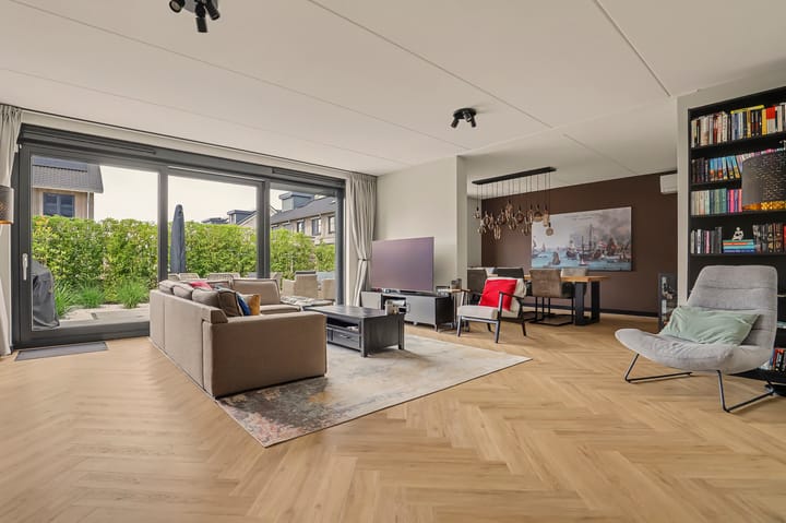 Twee-onder-één-kap te koop: Mariken Jansdochterhof 2, Dordrecht