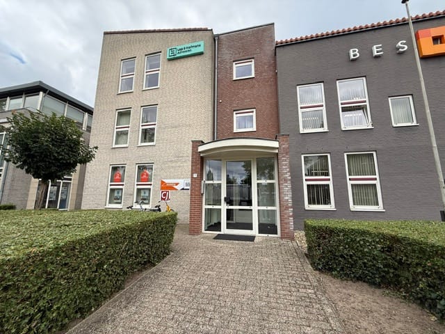 Bekijk foto 3 van Groesbeekseweg 4