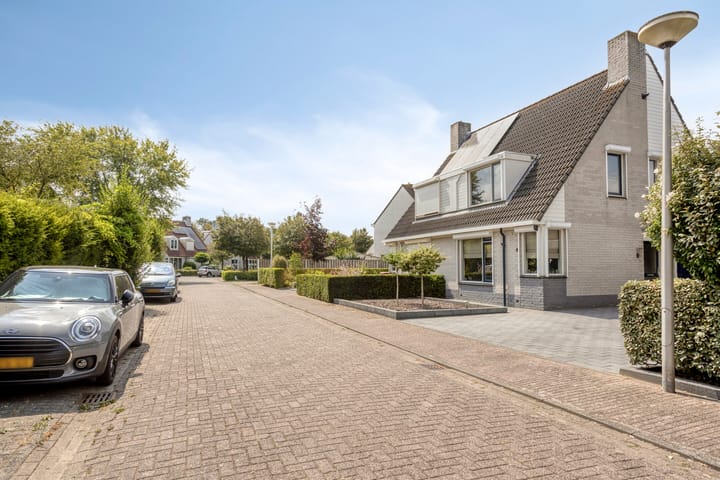 Tussenwoning te koop: De Mudde 8, Steenbergen (Nb)