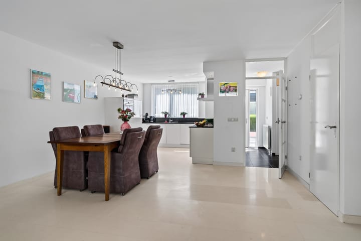 Tussenwoning te koop: Jachterf 14, Vught