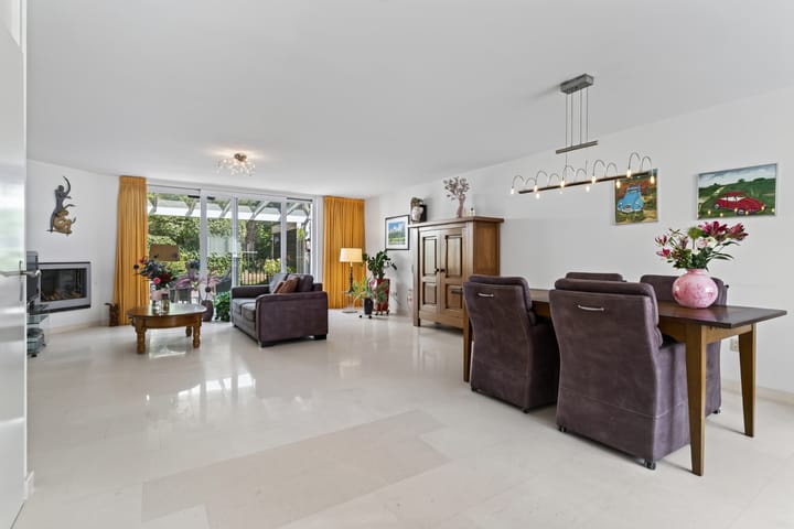 Tussenwoning te koop: Jachterf 14, Vught