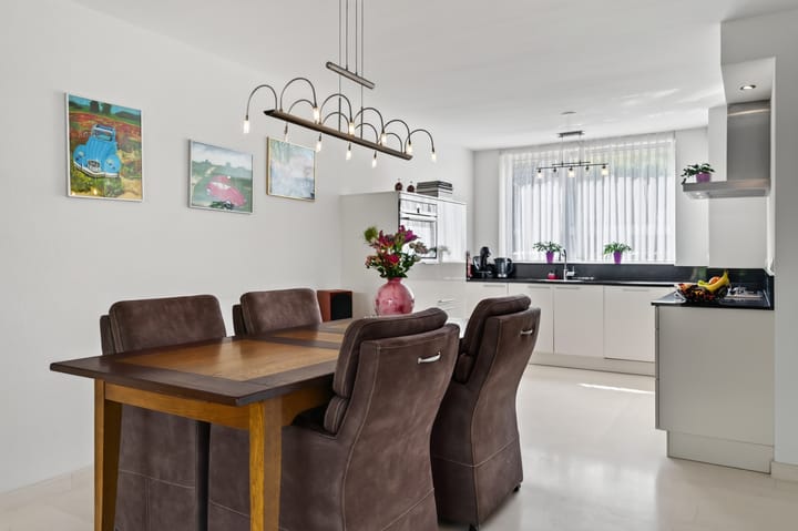 Tussenwoning te koop: Jachterf 14, Vught