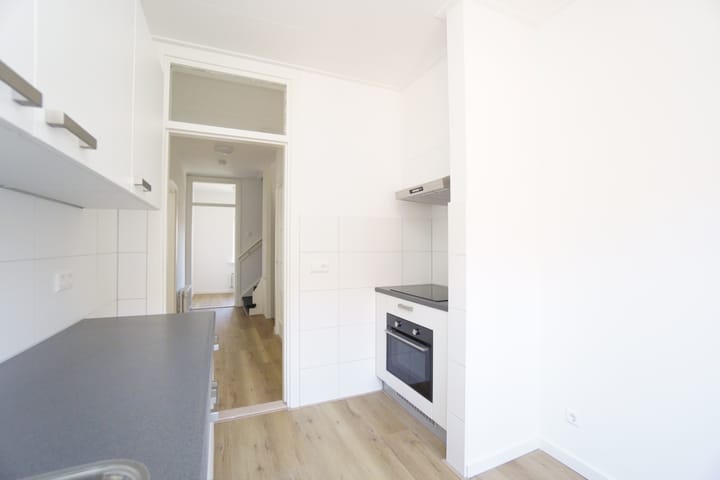 Appartement te huur: De Réaumurstraat 42, 'S-Gravenhage