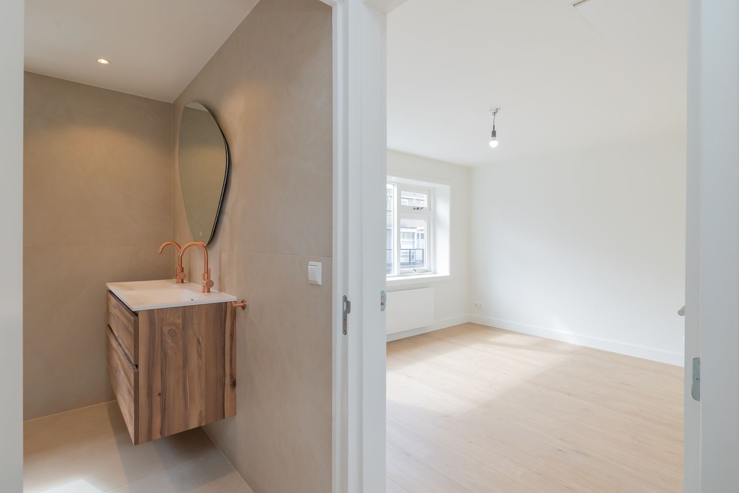 Photo 25 of Dokter De Liefdestraat 12