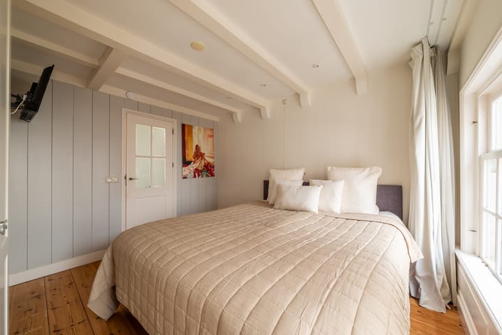 Tussenwoning te koop: Leidsekruisstraat 5, Amsterdam