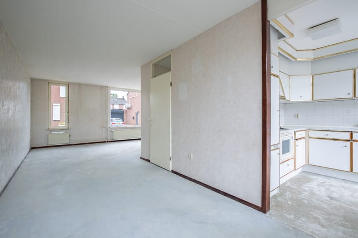 Twee-onder-één-kap te koop: Vildershof 4, Geleen
